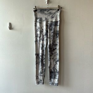 Lululemon Gray & White Tie Dye Leggings